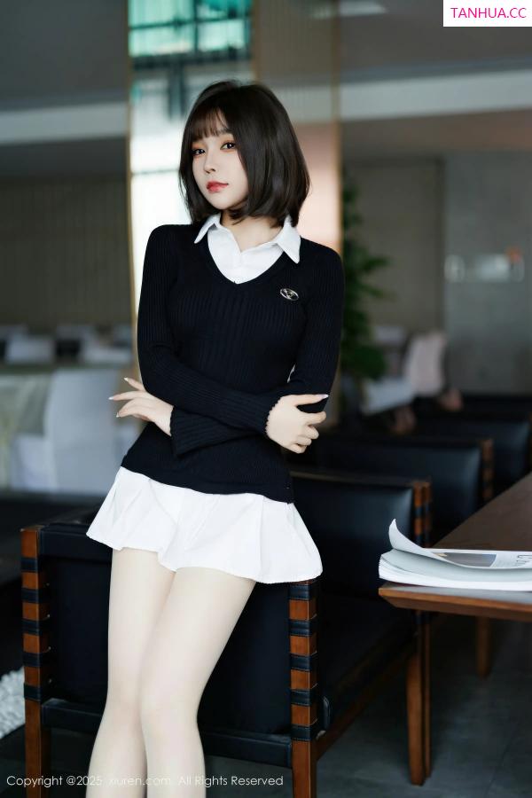   [XiuRen]高清写真图 2025.12.23 No.11138 莉芝荔枝 圣诞主题第3张图片